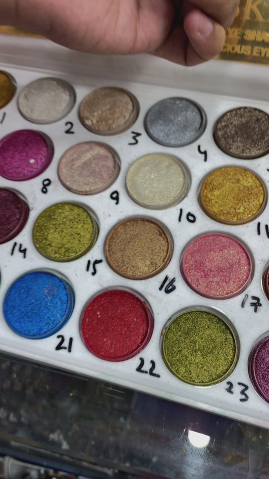 Secure Skin velvet & creamy eyeshades